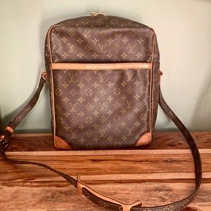 Vintage Louis Vuittin Danube GM